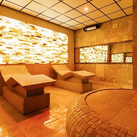 Aqua Hotel 2*